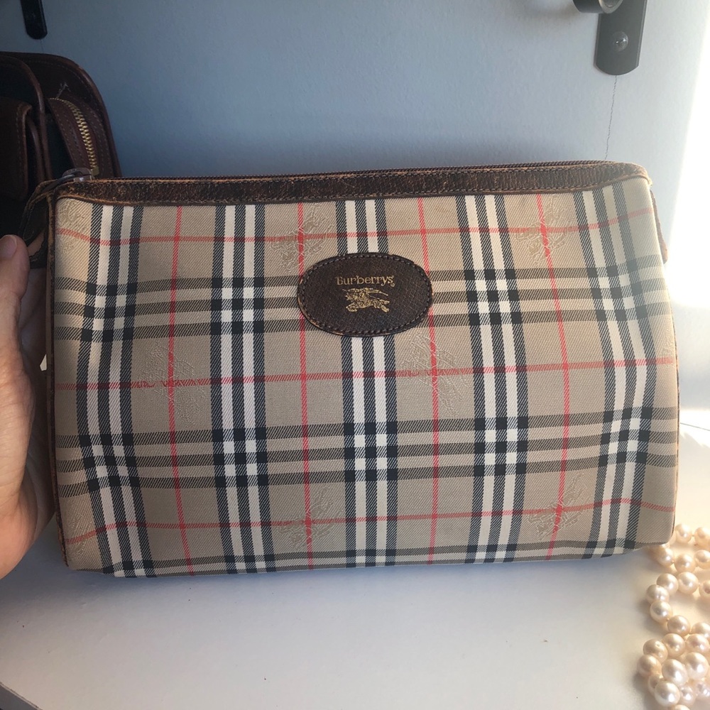 Burberry clutch pouch